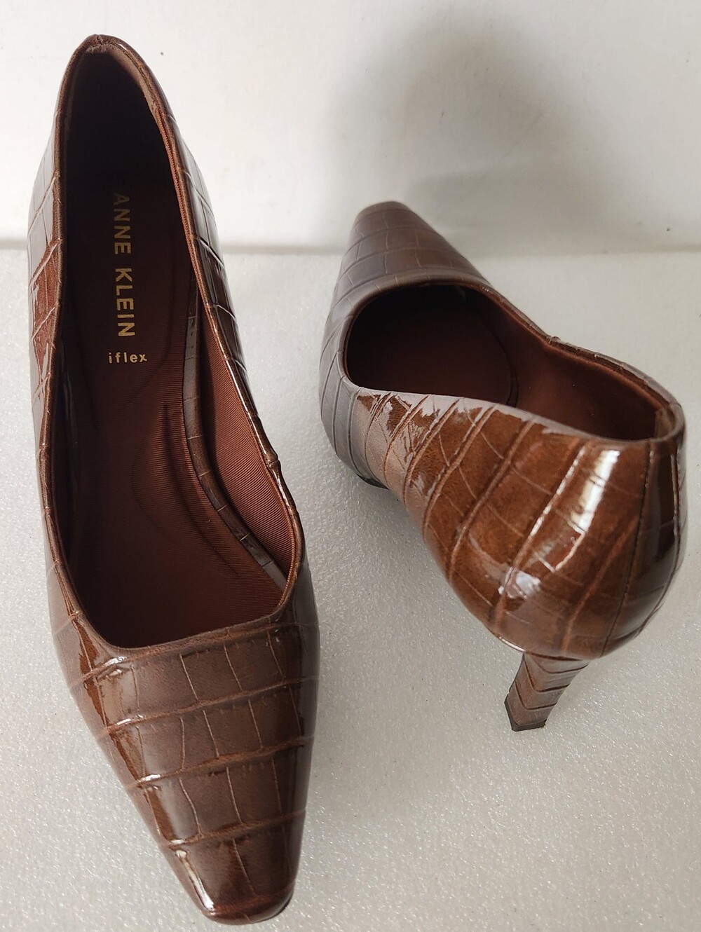 ANNE KLEIN IFLEX CROC SQUARE TOE SLIP ON PUMPS COLOR BROWN SIZE US 6.5M
